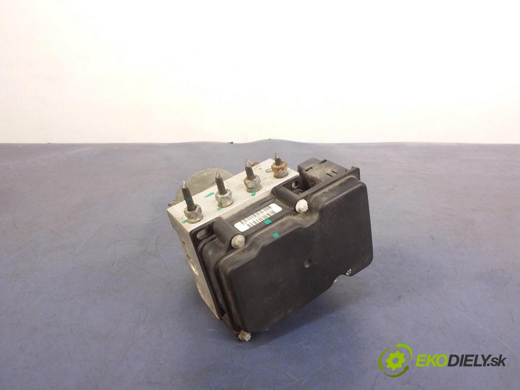 Toyota Auris 2012 čerpadlo ABS x 44510-02280