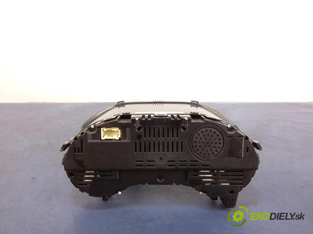Mercedes B-klasa 2012 prístrojovka/ budíky A2469005405