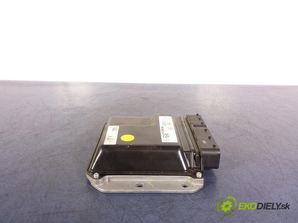 Mazda 6 2009 riadiaca jednotka Motor: R2AB18881H