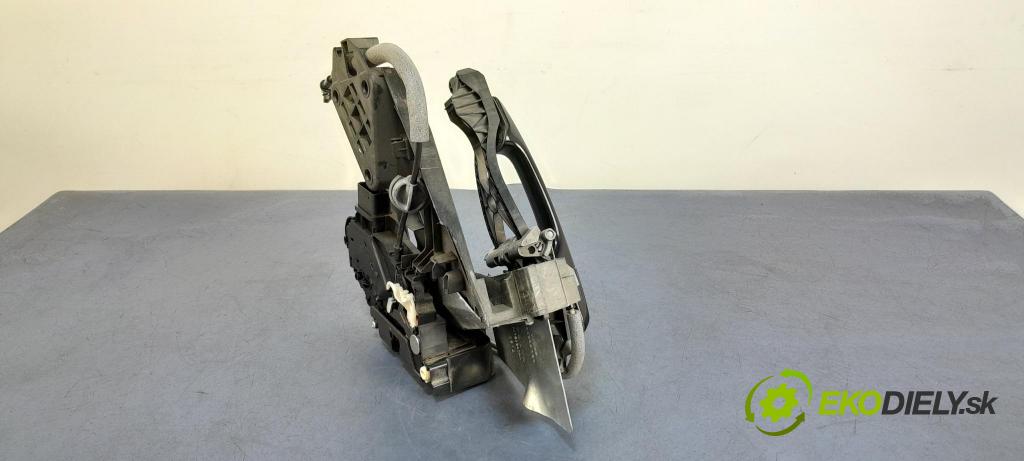 Volvo Xc60 2011 zámok dvere zad v pravo: 30753338