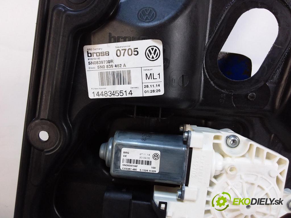 Vw Tiguan 2014 mechanismus stahování Sklenka: Zad: v pravo: 5N0839462A