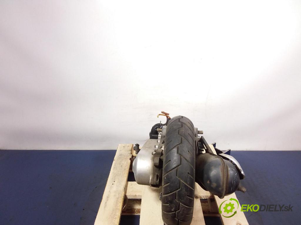 Malaguti Yesterday 50 2000 motor Benzín 