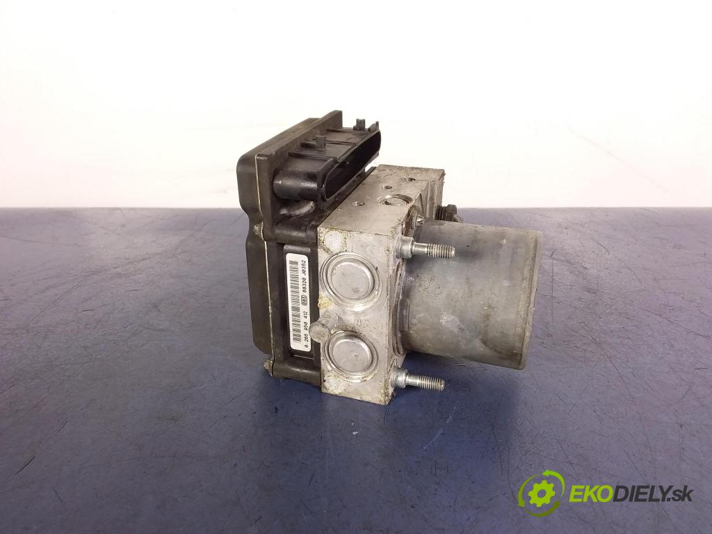 Toyota Corolla verso 2006 čerpadlo ABS x 44540-0F020