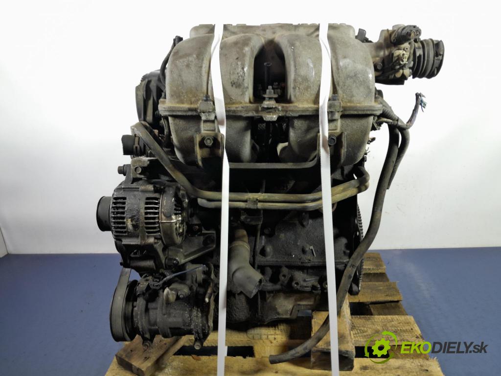 Chrysler Voyager 2000 motor Benzín 01