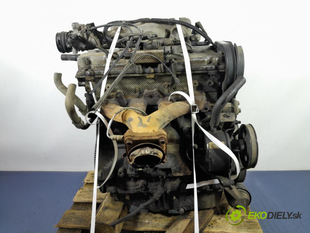 Chrysler Voyager 2000 motor Benzín 01
