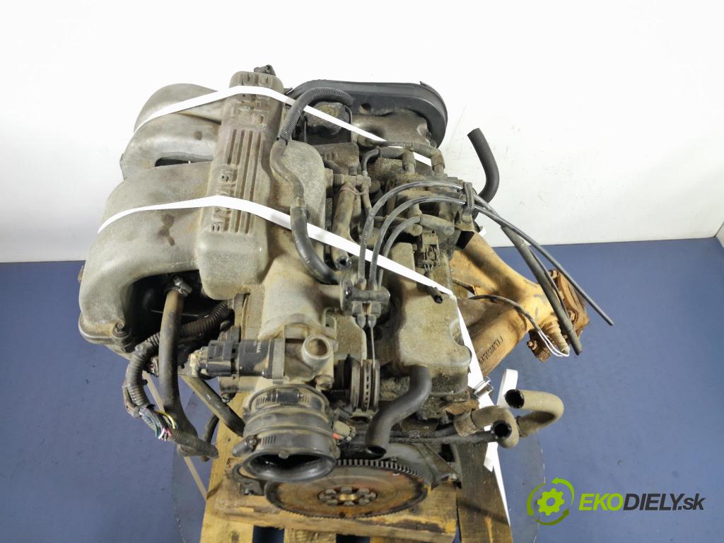 Chrysler Voyager 2000 motor Benzín 01