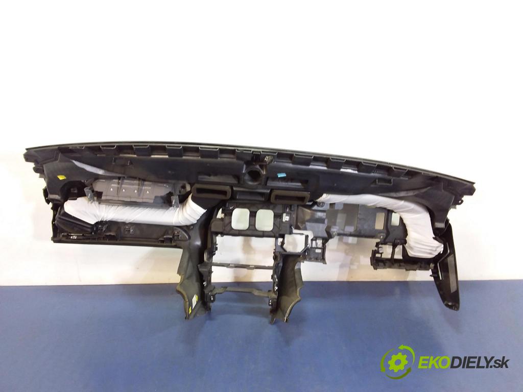 Audi A6 2005 kokpit,pristrojová doska