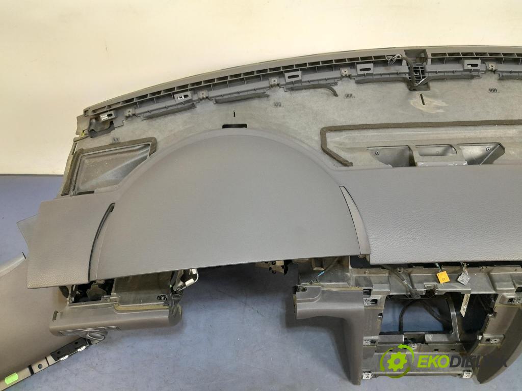 Vw Phaeton 2006 kokpit,pristrojová doska