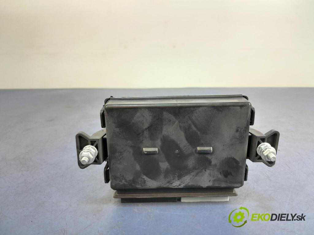 Ford Mustang 2017 riadiaca jednotka svetiel FR3T-14D64-CF