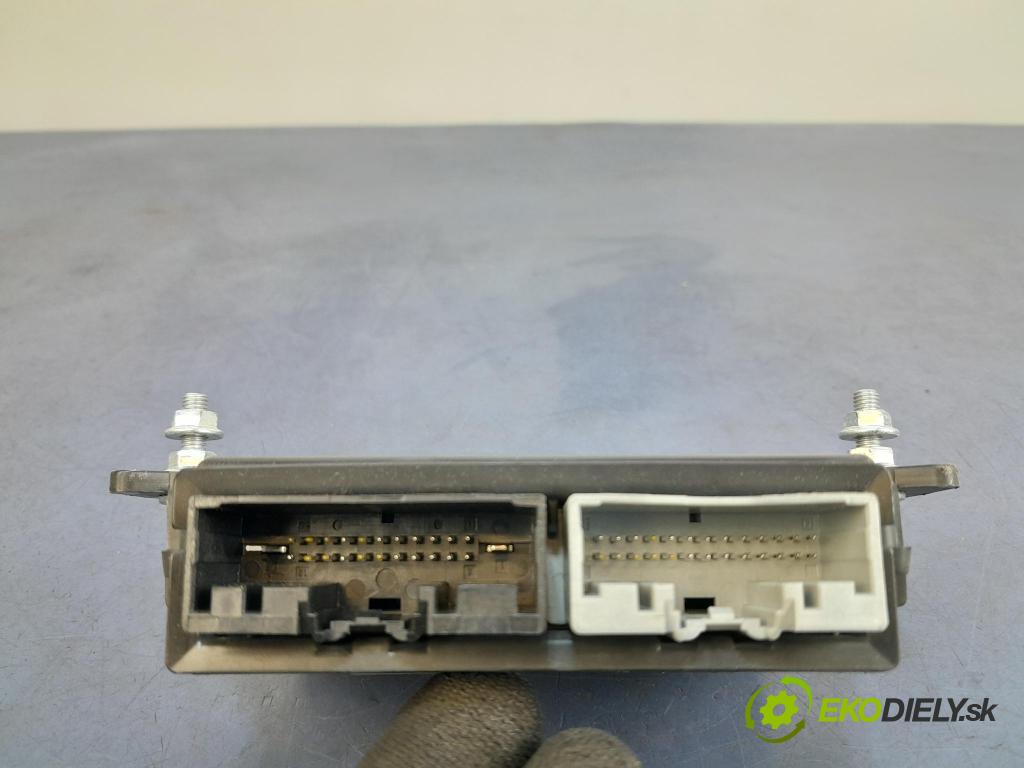 Ford Mustang 2017 riadiaca jednotka svetiel FR3T-14D64-CF