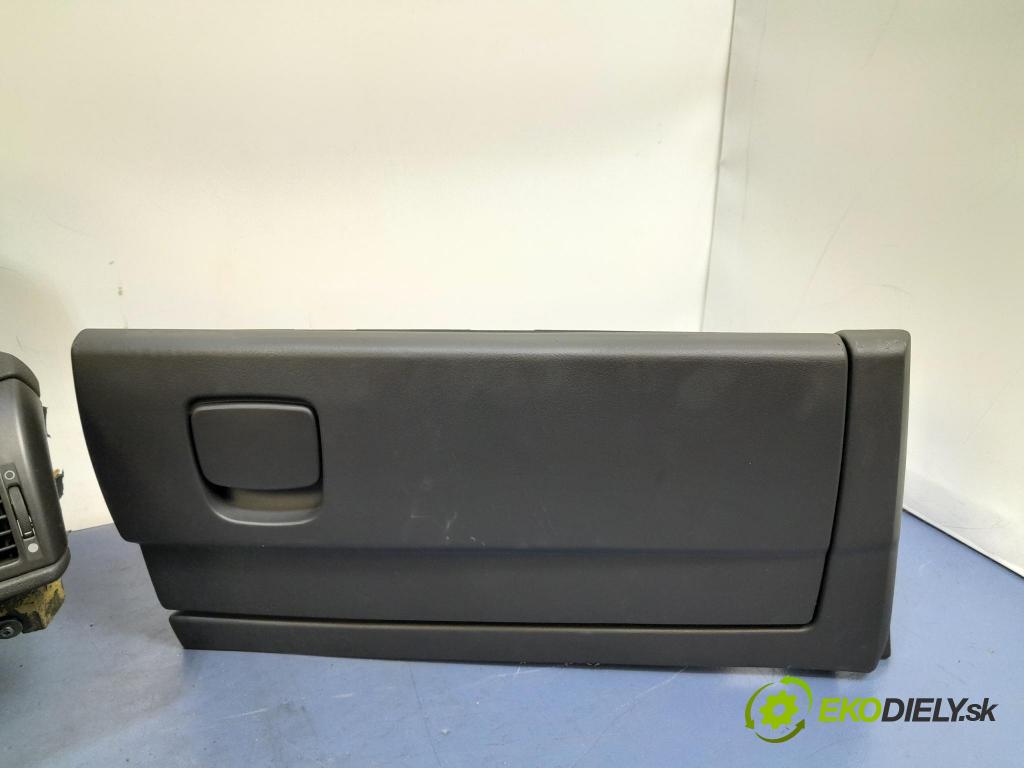 Fiat Croma 2010 kokpit,pristrojová doska
