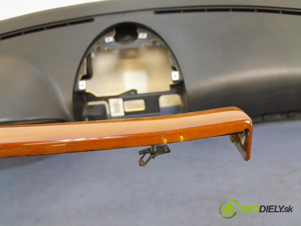 Mercedes E-klasa 2008 kokpit,pristrojová doska