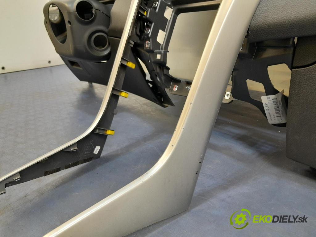 Hyundai I30 2016 kokpit,pristrojová doska