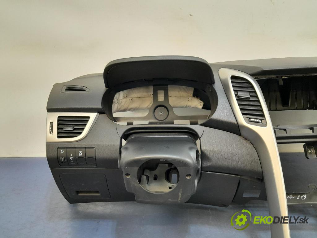 Hyundai I30 2016 kokpit,pristrojová doska