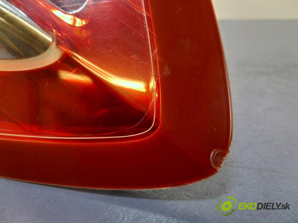Subaru Outback 2008 svetlo / reflektor zad Prava: Vonkajsia: 220-20952