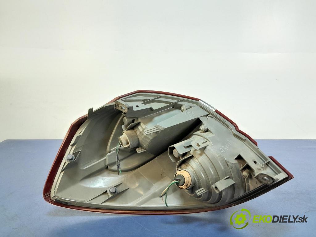 Subaru Outback 2008 svetlo / reflektor zad Prava: Vonkajsia: 220-20952