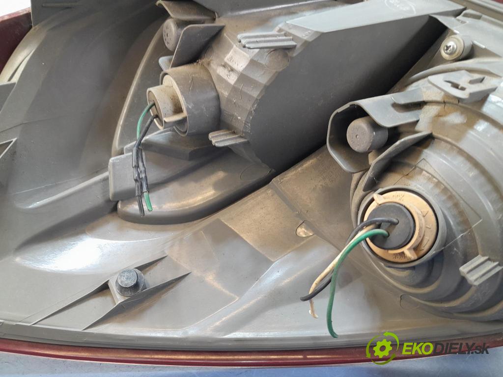 Subaru Outback 2008 svetlo / reflektor zad Prava: Vonkajsia: 220-20952