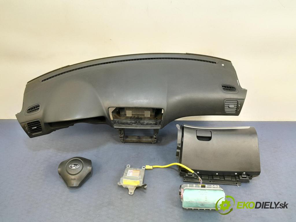 Subaru Outback 2008 kokpit,pristrojová doska
