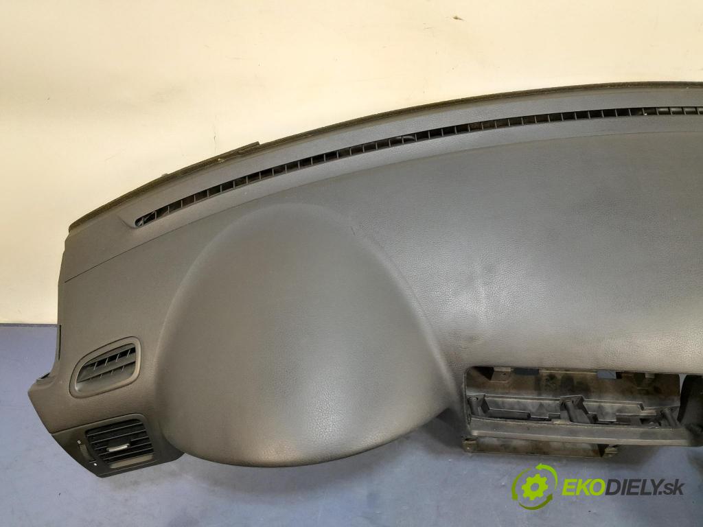 Subaru Outback 2008 kokpit,pristrojová doska