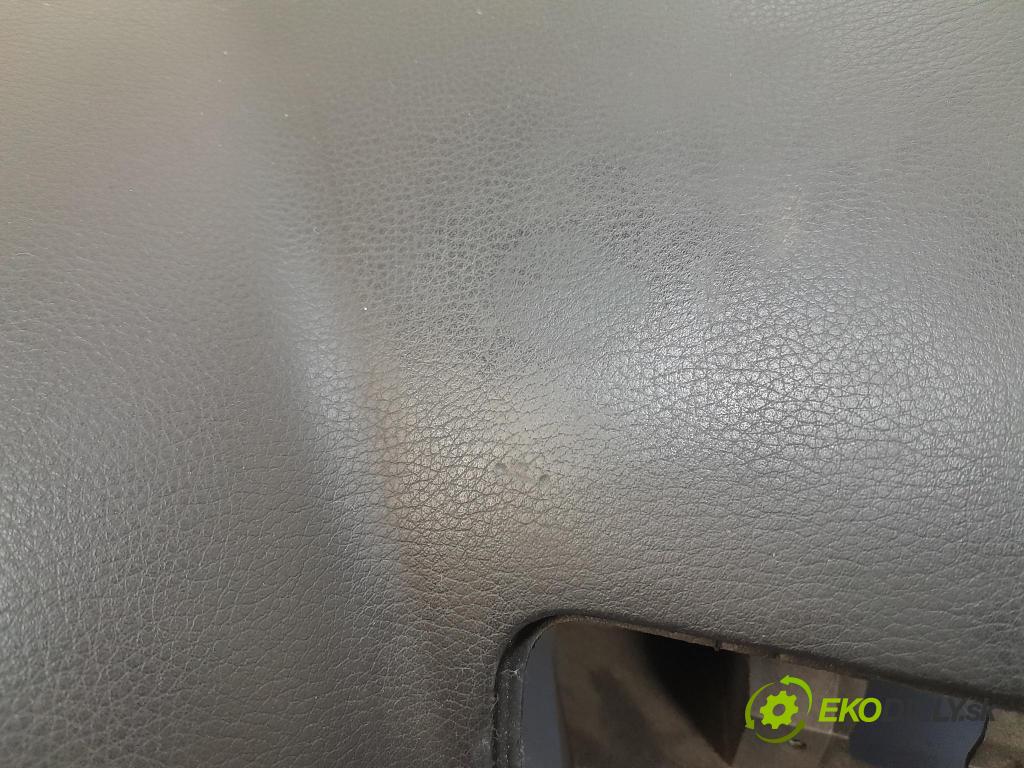 Subaru Outback 2008 kokpit,pristrojová doska