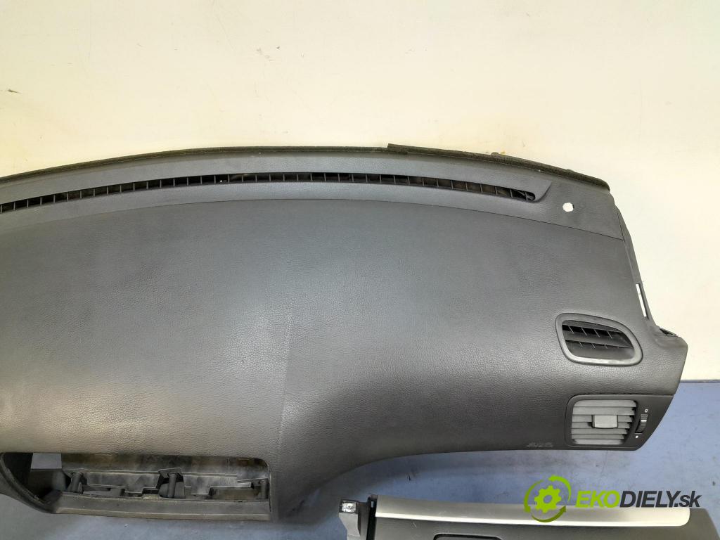 Subaru Outback 2008 kokpit,pristrojová doska
