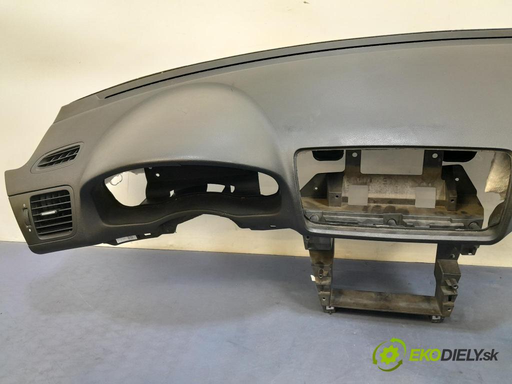 Subaru Outback 2008 kokpit,pristrojová doska