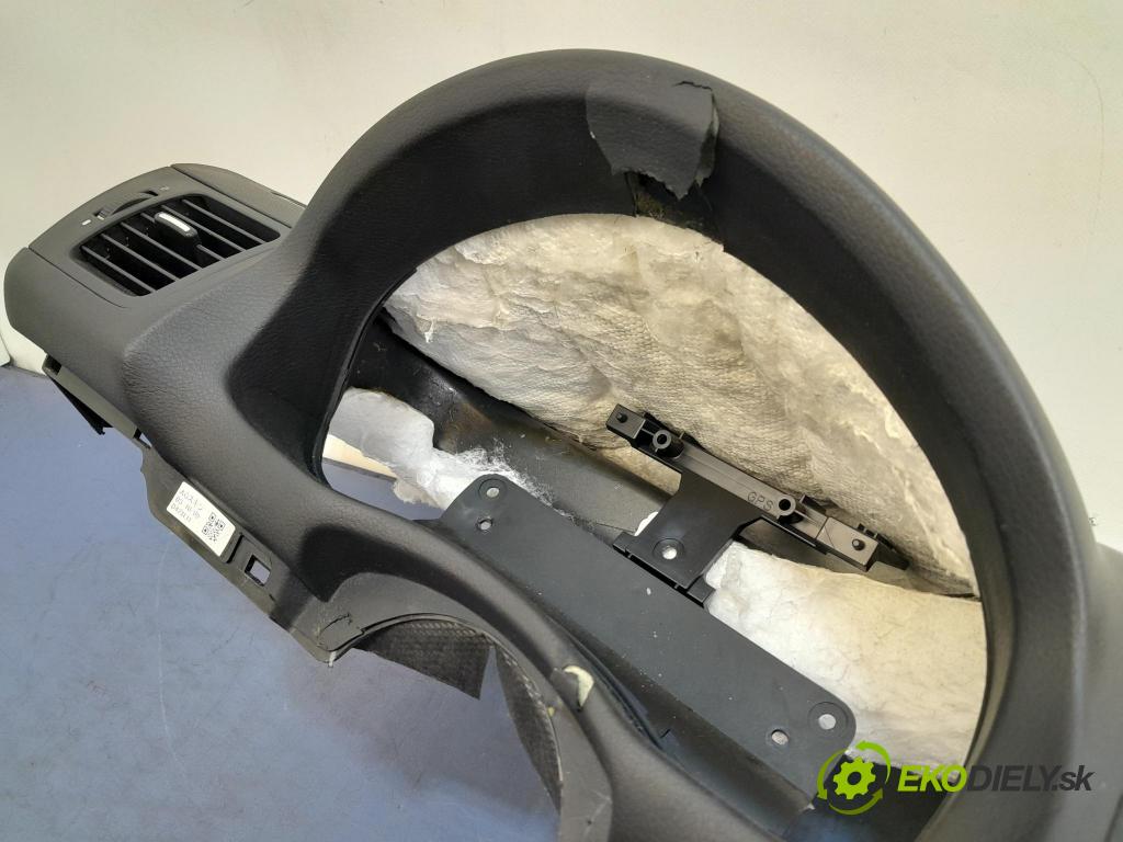 Subaru Outback 2008 kokpit,pristrojová doska