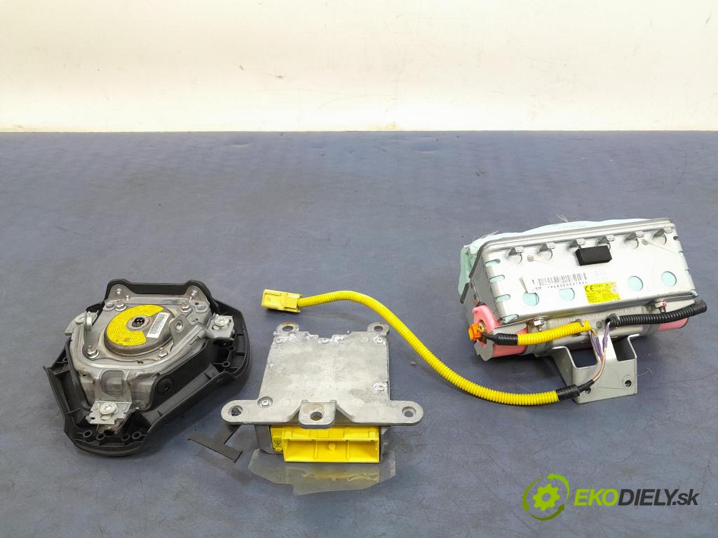 Subaru Outback 2008 kokpit,pristrojová doska