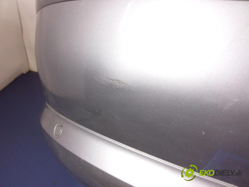 Audi A8 2008 nárazník Zad: