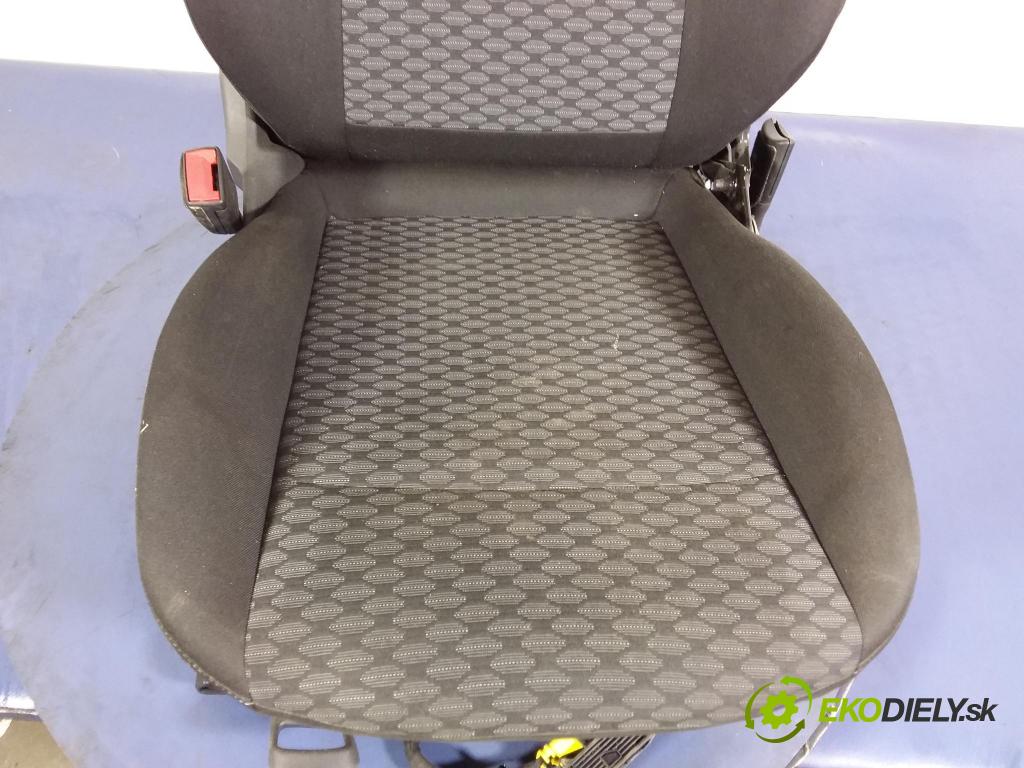 Opel Astra 2016 Sedačka Ovládače: