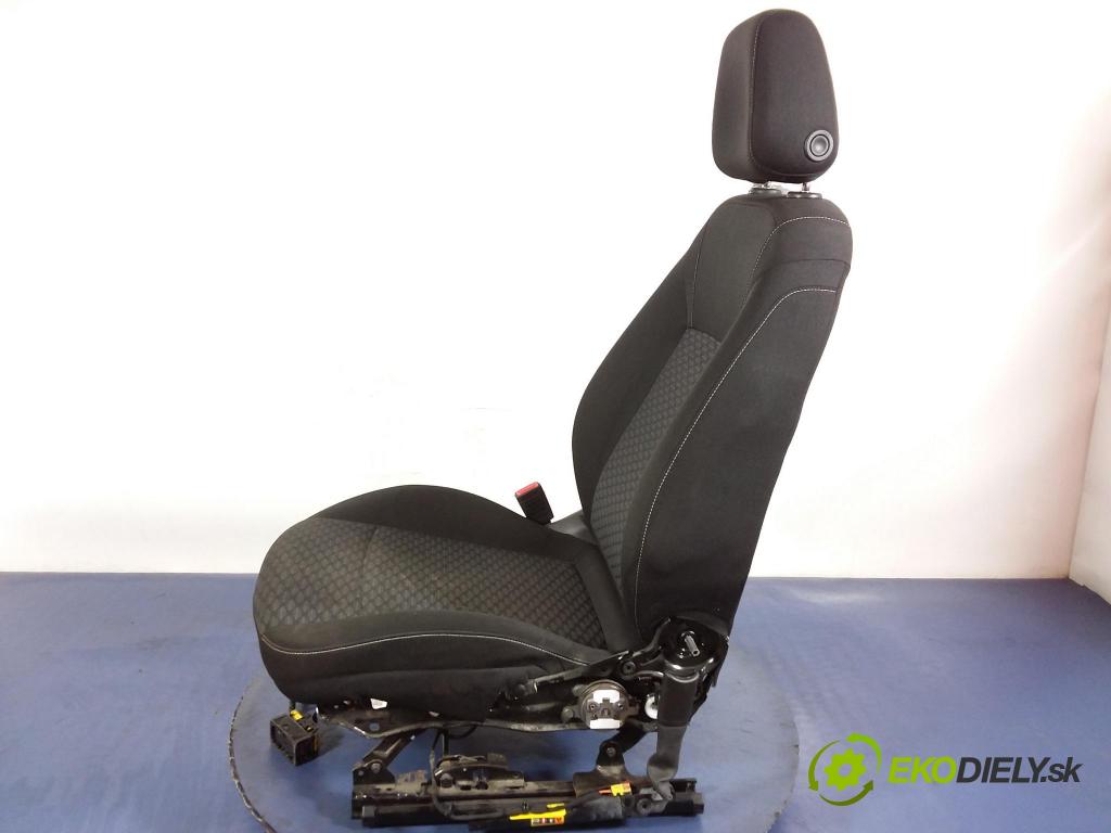 Opel Astra 2016 Sedačka Ovládače: