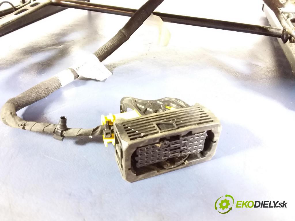 Opel Astra 2016 Sedačka Ovládače: 