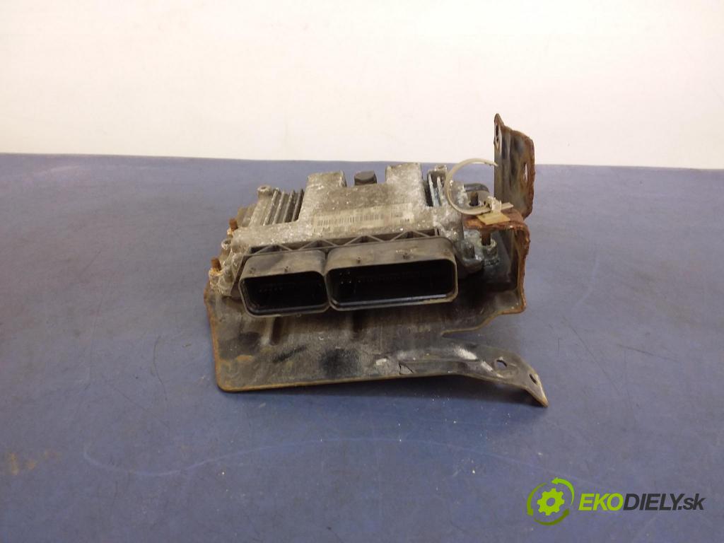 Opel Zafira 2006 riadiaca jednotka Motor: 55205620