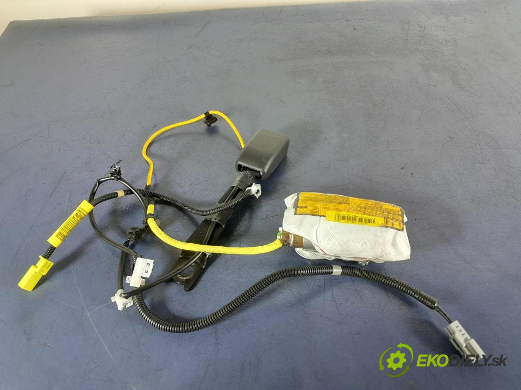 Toyota Verso 2011 Airbag: Sedadlo: x 73920-0F010