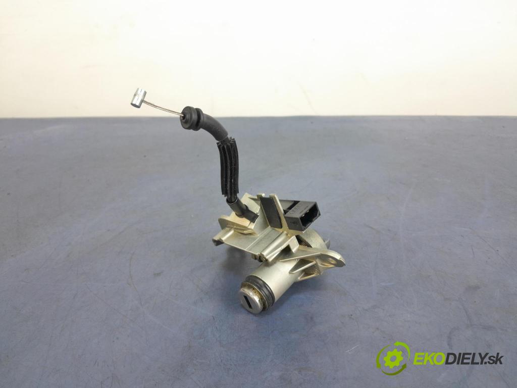 Audi A8 2004 zámek Klapky: kufr 4e0827573