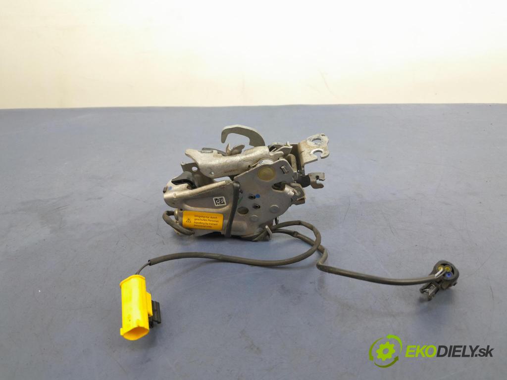 Bmw Seria 3 2020 zámek masky: 7468349