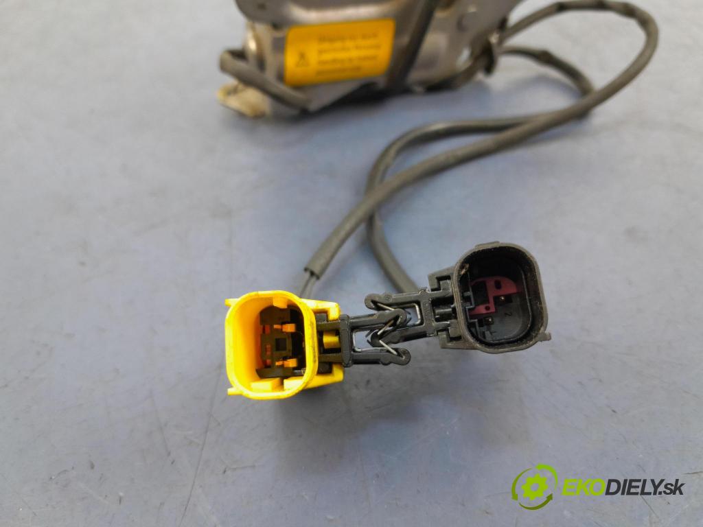Bmw Seria 3 2020 zámek masky: 7468349