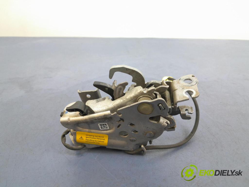 Bmw Seria 3 2020 zámek masky: 7468350