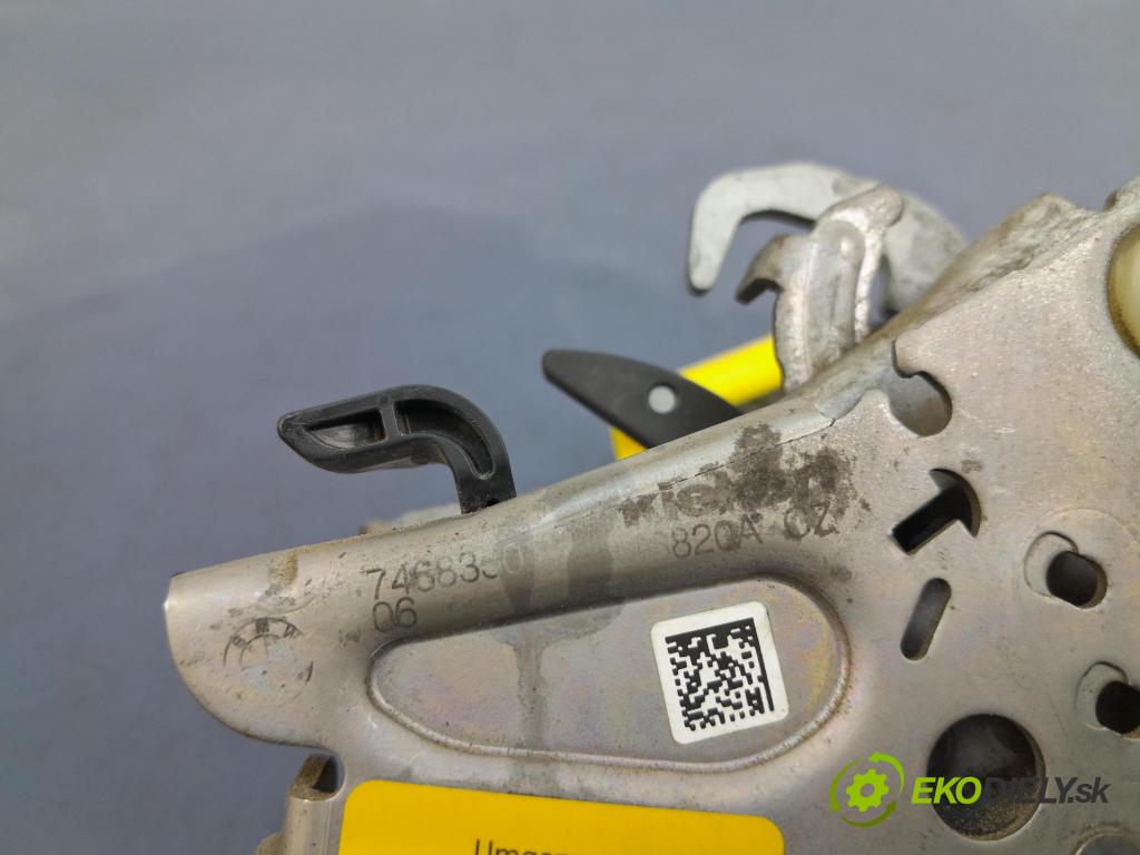 Bmw Seria 3 2020 zámek masky: 7468350