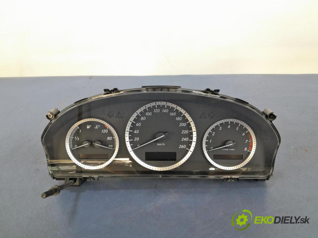 Mercedes C-klasa 2009 prístrojovka/ budíky A2049002202
