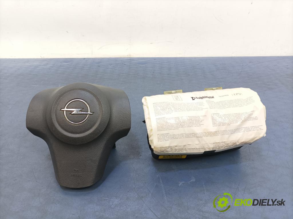 Opel Corsa 2007 kokpit,pristrojová doska