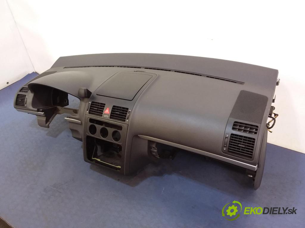 Vw Touran 2005 kokpit,pristrojová doska