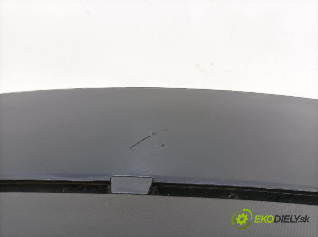Peugeot 207 2011 kokpit,pristrojová doska