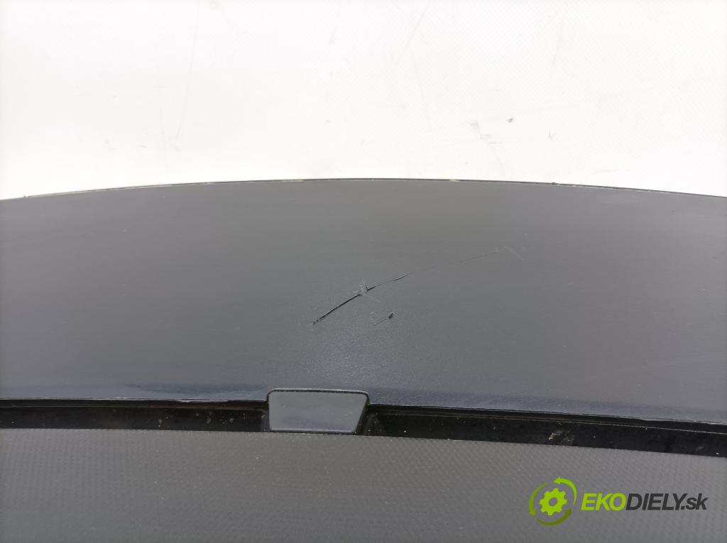 Peugeot 207 2011 kokpit,pristrojová doska