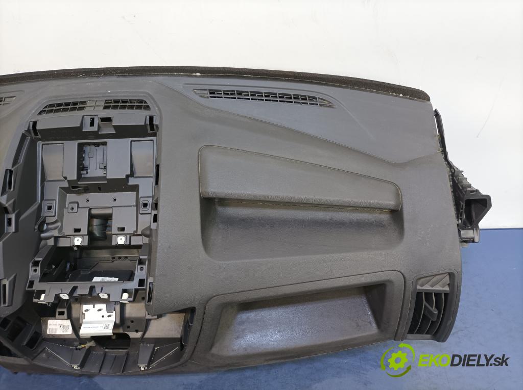 Ford Transit furgon 2019 kokpit,pristrojová doska