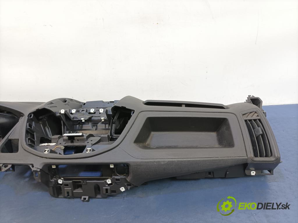 Ford Transit furgon 2019 kokpit,pristrojová doska