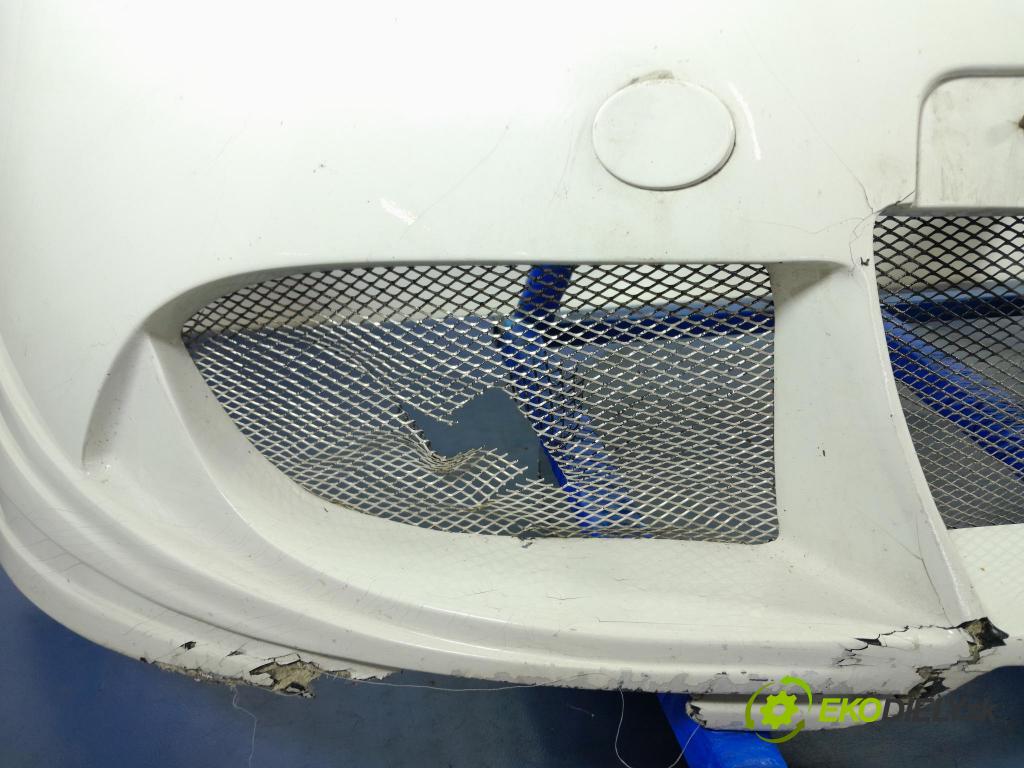 Seat Leon 2008 nárazník před