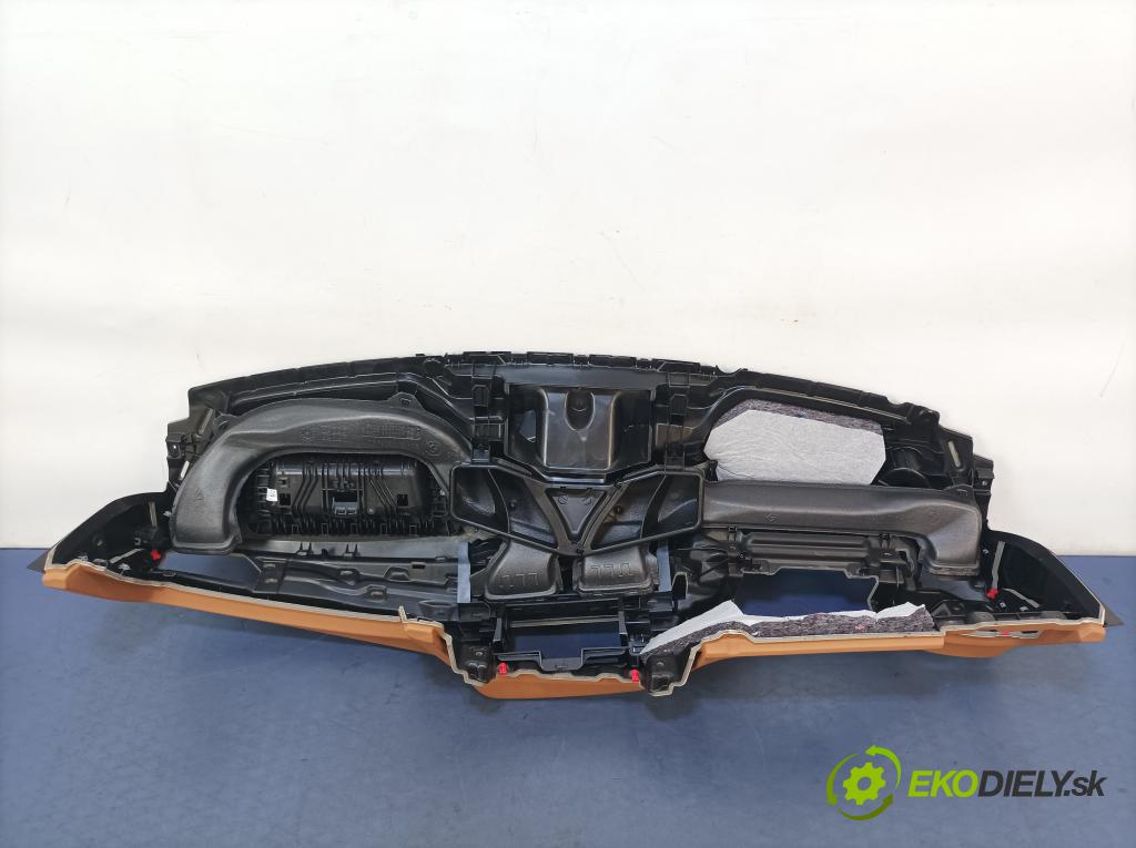 Bmw Seria 5 2020 kokpit,pristrojová doska