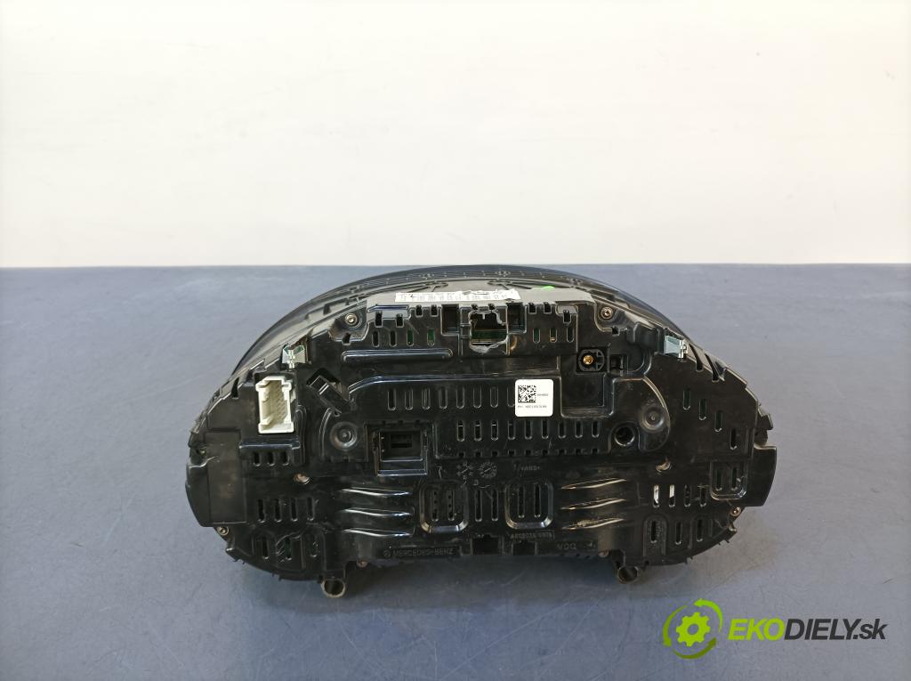 Mercedes C-klasa 2016 prístrojovka/ budíky A2059000229