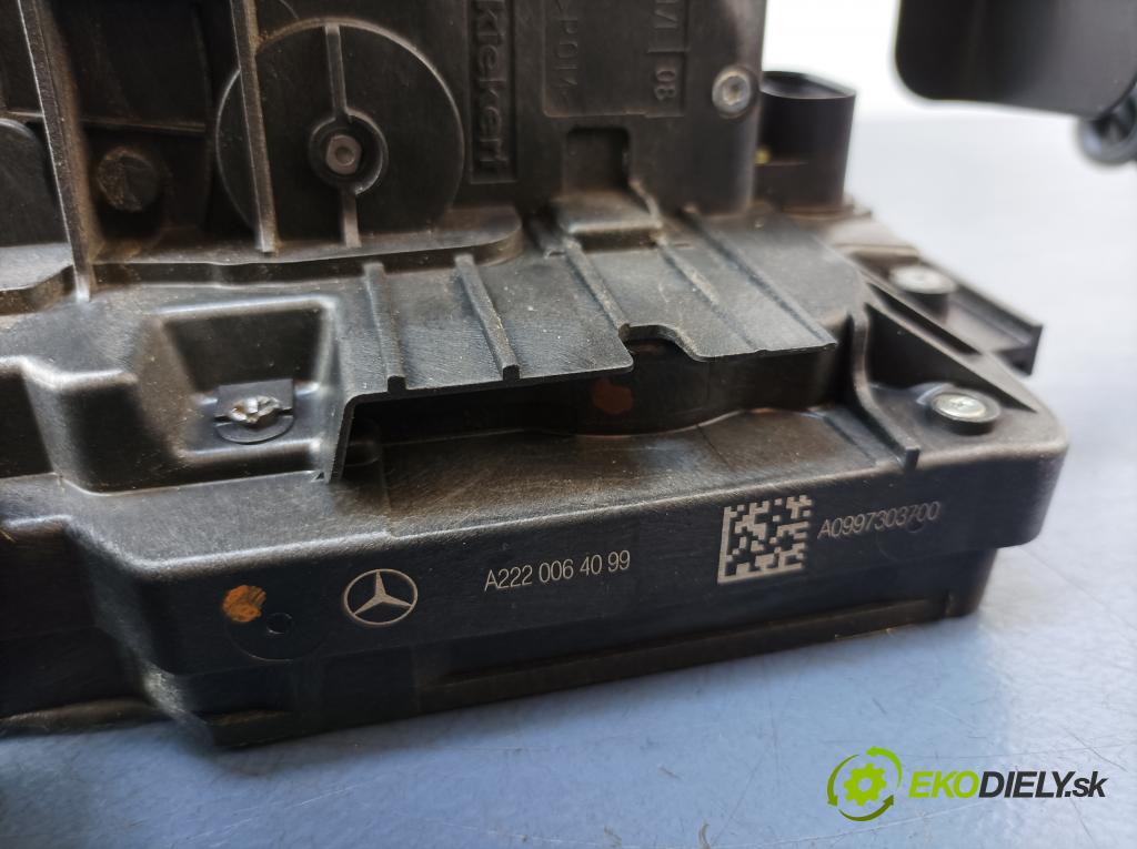 Mercedes C-klasa 2016 zámek dveře Zad: Levý: A2055400542